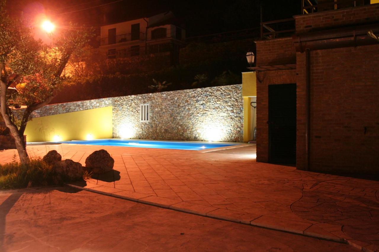 Rivierarent Villa Pina Magliolo 外观 照片